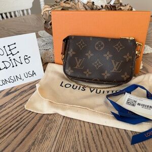 Louis Vuitton Monogram Mini Pochette Accessories
